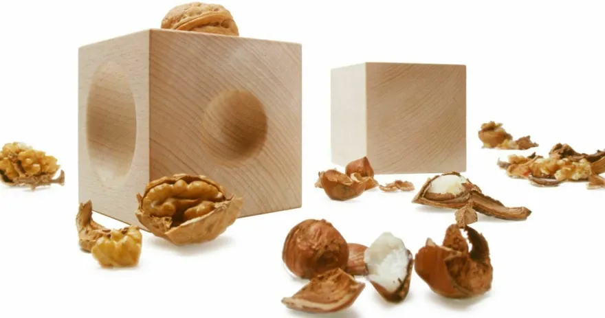 Siebensachen, Nusskubus, Nussknacker, Buchenholz