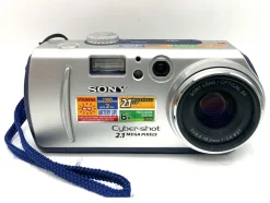 Sony Cyber-Shot DSC-P50 Digitale Kompaktkamera Optical 3x f=6.4-19.2mm 1:3.8
