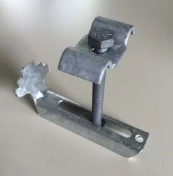 4 Stück Gitterrostklemme verzinkt MW 30x30mm bis Rosthöhe 50mm!