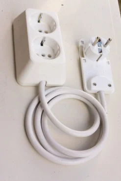 Steckdose mit 2er 1m Mehrfachsteckdose Multistecker Möbel hinter Flachstecker