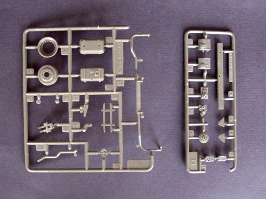 Trumpeter Chinese Jiefang CA-30 Military Truck 9361002 in 1:35 Trumpeter 1002 01002