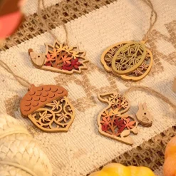 Valery Madelyn Herbstdeko Holz Anhänger Kürbis Igel 3D-Effekt 5cm